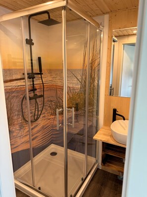 Shower, towels