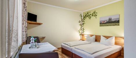 1 bedroom, free WiFi, bed sheets