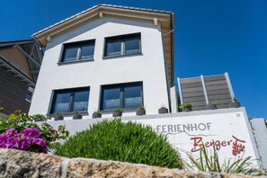 Exterior - Apartment '303' with Shared Garden, Wi-Fi and Air Conditioning (Hagnau)