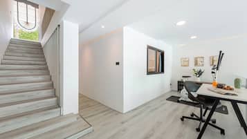 3 bedrooms, iron/ironing board, free cots/infant beds, free WiFi