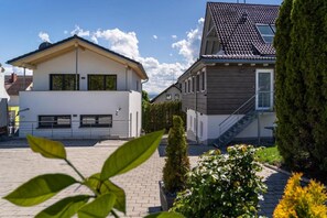 Exterior - Room '104' with Shared Garden, Wi-Fi and Air Conditioning (Hagnau)