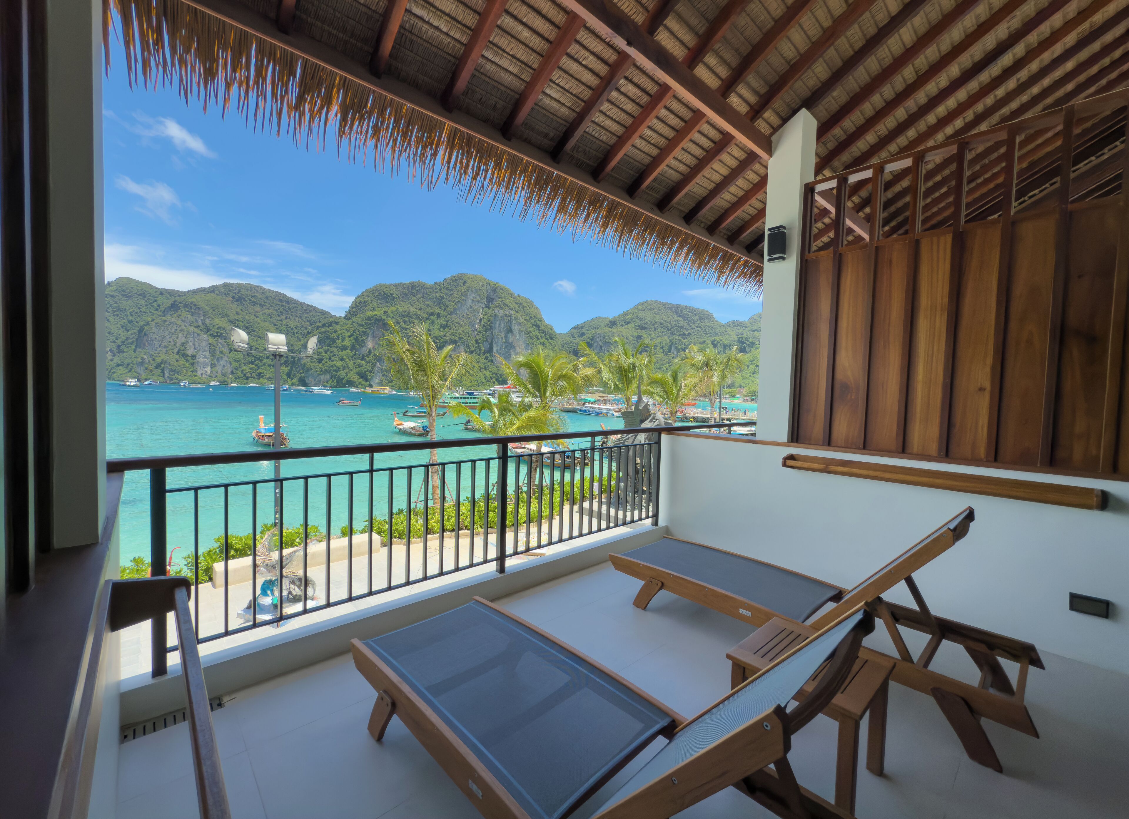 デラックス ルーム シービュー | ミニバー、WiFi (無料)、ベッドシーツ