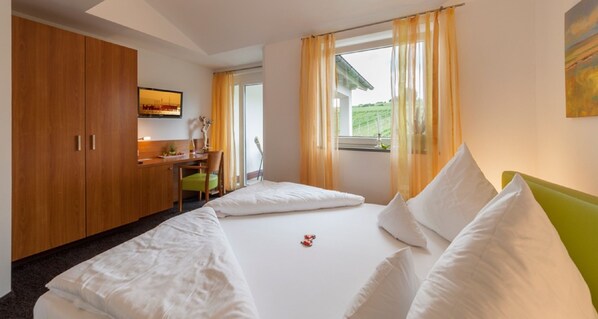 1 bedroom, free WiFi, bed sheets