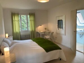 2 habitaciones, tabla de planchar con plancha y wifi gratis 