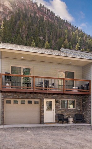 Exterior - The Riverhaus – Modern Mountain Luxury | Fiber Internet | Sleeps 9 (Ouray)