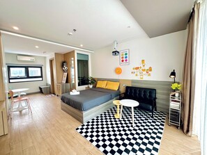 Studio Deluxe, balcon, vue ville | Rideaux occultants, chambres insonorisées, fer et planche à repasser
