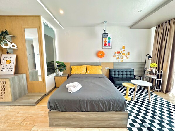 Studio Deluxe, balcon, vue ville | Rideaux occultants, chambres insonorisées, fer et planche à repasser