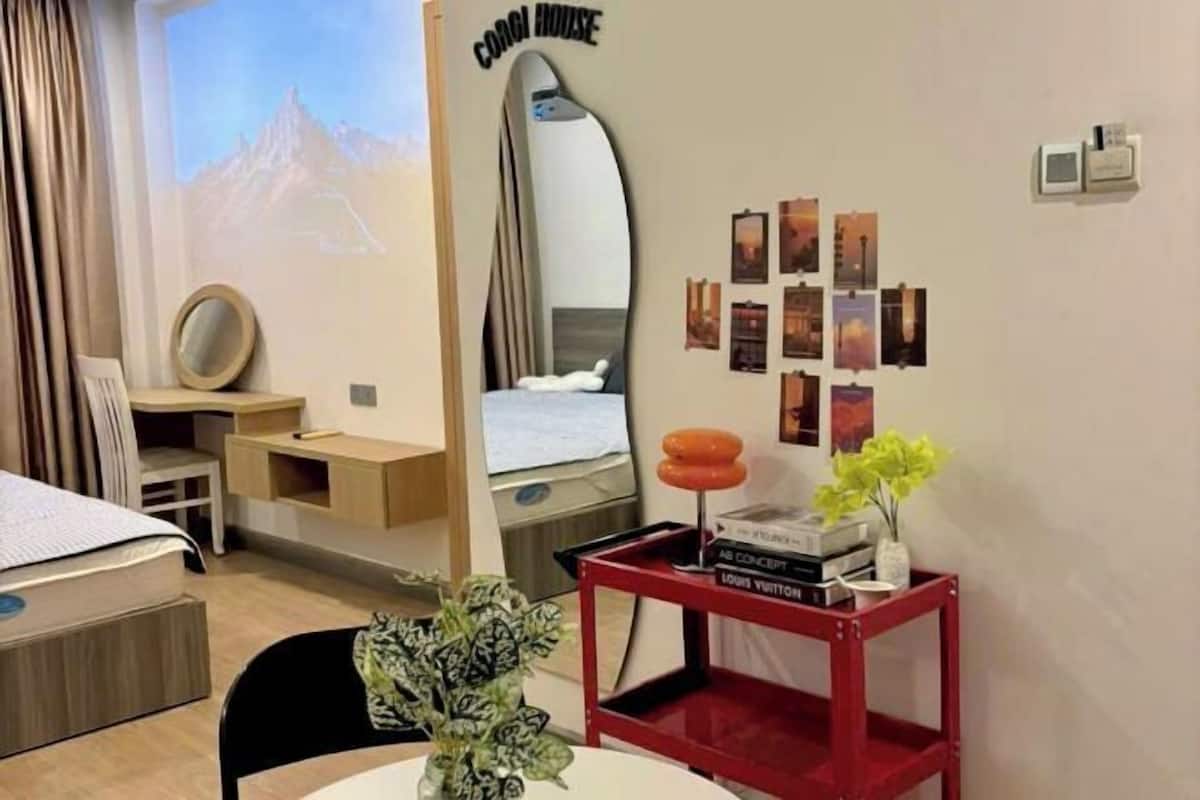 Blackout curtains, soundproofing, iron/ironing board, free WiFi