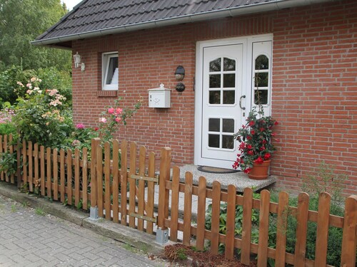 Ferienwohnung 'An Der Müritz' mit Privatem Garten und Wi-Fi