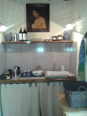 Interior - La Rocca Chianti Hospitality, room with bathroom (Toscana)