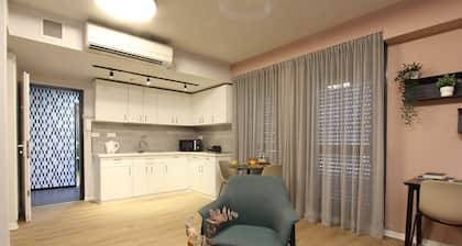 1 BR Apt TLV TAU by Sea N' Rent
