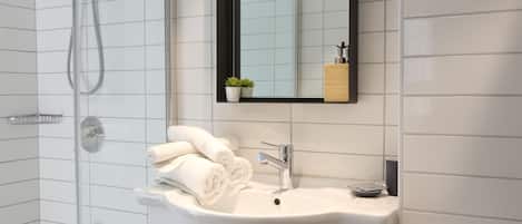 Apartment, Balkon | Badezimmer