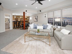 Smart TV, books, stereo - Escape to Modern Mountain Retreat Near Top Ski Resorts w/ Hot Tub! (Gypsum)