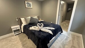 2 habitaciones, escritorio, tabla de planchar con plancha y wifi 