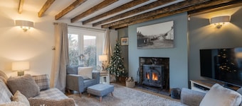 The Old Farm Shop -  Sleeps 6 Guests