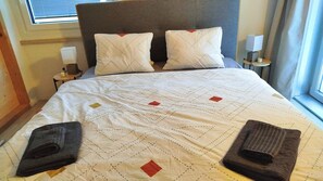 4 chambres, fer et planche à repasser, lit parapluie, Wi-Fi gratuit