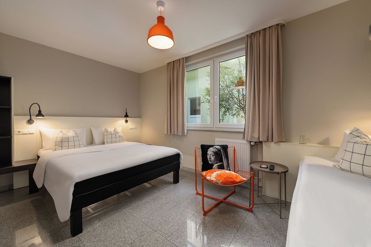 Comfort Triple Room, Non Smoking, City View | Kalis bunyi, Wi-fi percuma, cadar katil