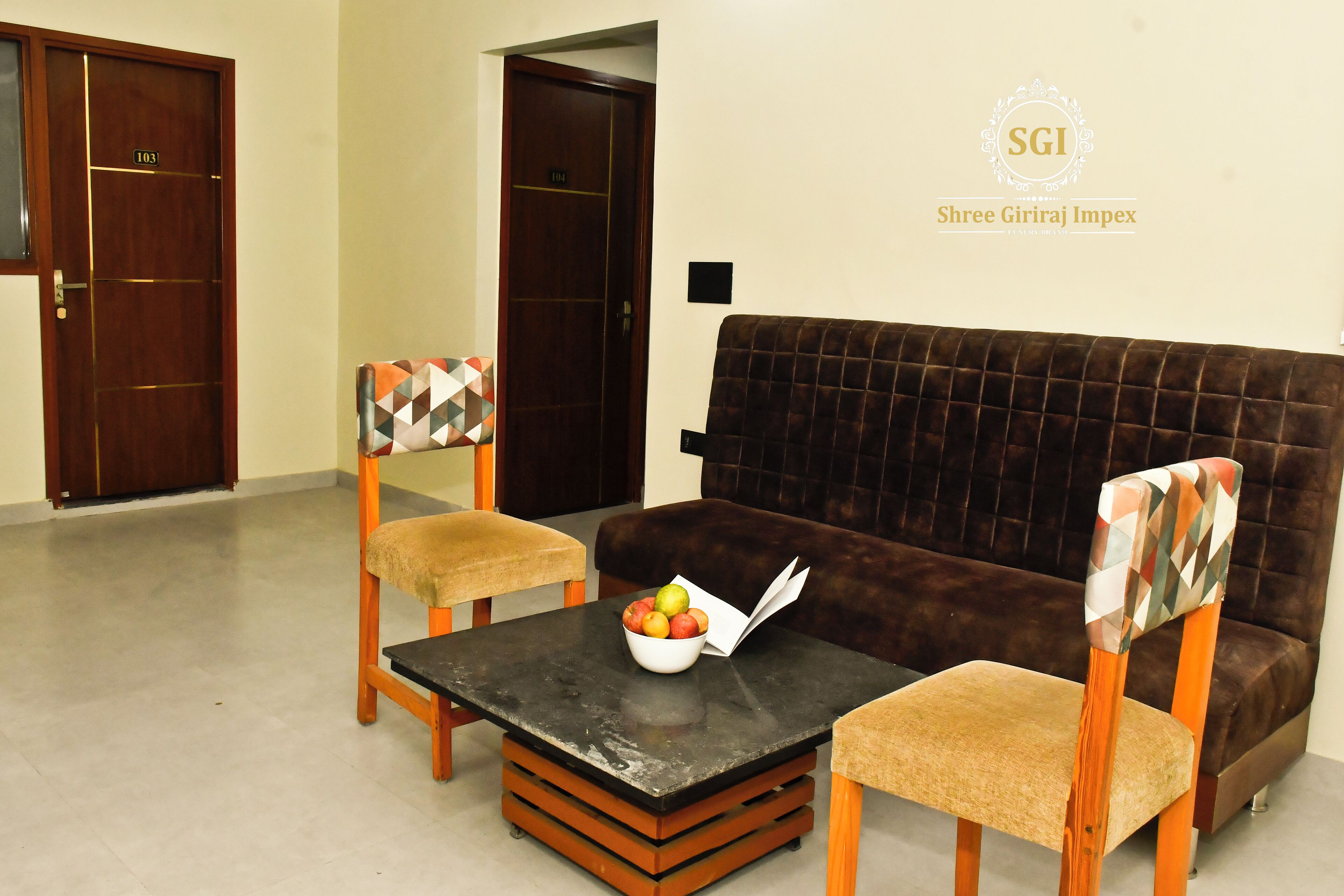 In-room safe, desk, free WiFi