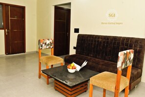 Caja de seguridad en la habitación, escritorio y wifi gratis