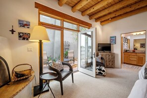 Smart TV y chimenea