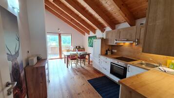 Kühlschrank, Ofen, Herdplatte, Geschirrspüler