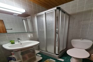 Douche, sèche-cheveux