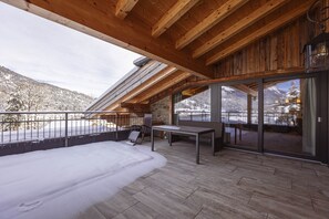 Terrace/patio - Lush apartment in Tyrol with sauna (Lermoos)