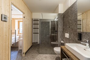 Apartment | Bathroom | Hair dryer - Superior Lodge With Finnish Sauna (Hermagor-Pressegger See)