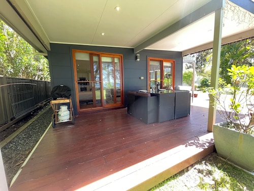 Lake House Escape in Beautiful Brightwaters