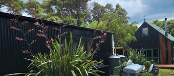 Retreat into nature, in rural Ngaruawahia.
Relax in the outdoor bath.