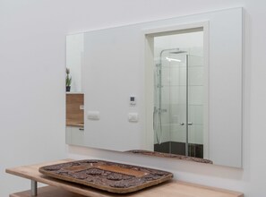 Apartment (One Bedroom Apartment) | Bathroom | Shower, towels - Exclusive and Classy Apartments Downtown Ljubljana (Ljubljana)