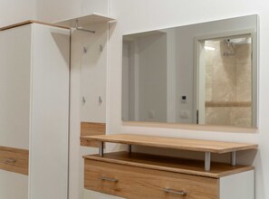 Studio (Standard Studio Apartment) | Bilik Mandi | Pancuran mandi, tuala disediakan