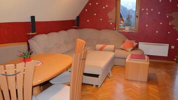 Apartment (Two Bedroom Apartment with Balcony) | Living room | Stereo