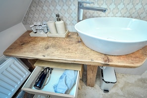 Double Room, Hill View | Bathroom
