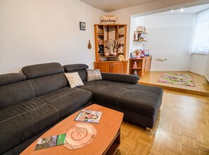 Lägenhet (Three Bedroom Apartment with Terrace) | Vardagsrum