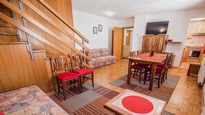 Appartement (Two Bedroom Apartment) | Salle de séjour