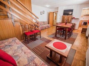 Appartement (Two Bedroom Apartment) | Salle de séjour