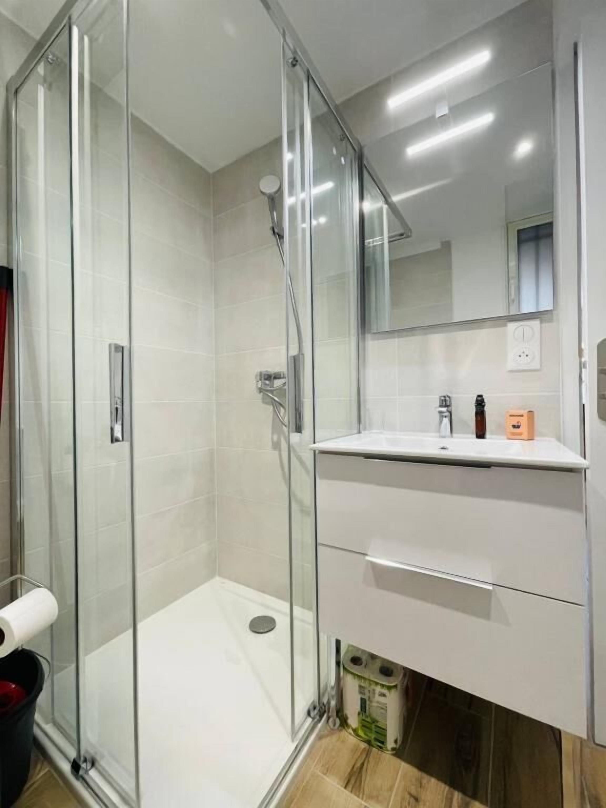 Een douche, een haardroger