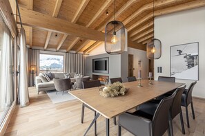 TV connectée, cheminée