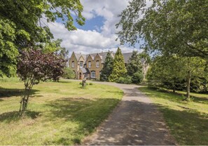 Exterior - Cockayne Hatley Hall, a country house situated near to historic Cambridge (Sandy)