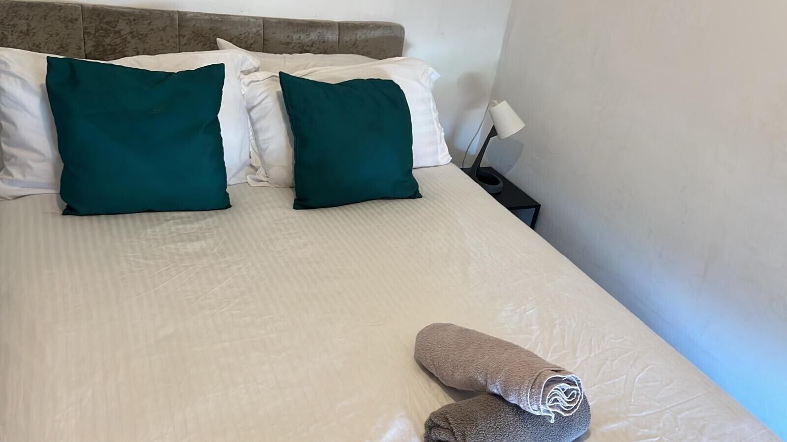 2 dormitorios, Internet, ropa de cama