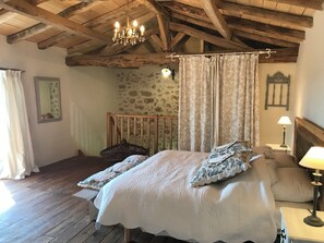 1 chambre, bureau, fer et planche Ă repasser, Wi-Fi gratuit