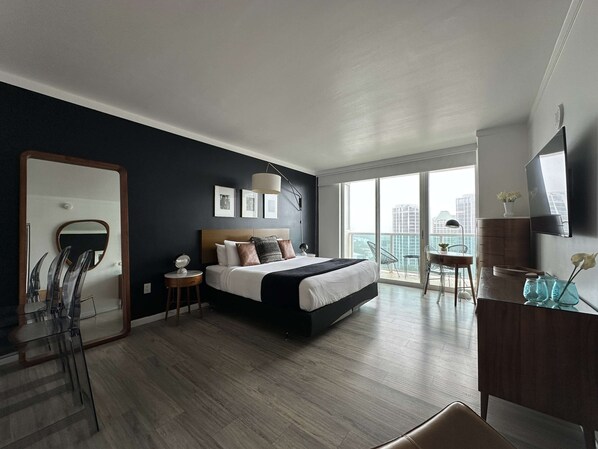 Iron/ironing board, travel crib, WiFi, bed sheets