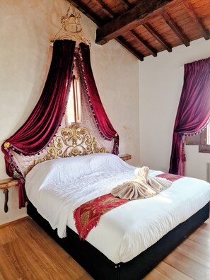 3 slaapkamers, reisbedje, wifi, beddengoed