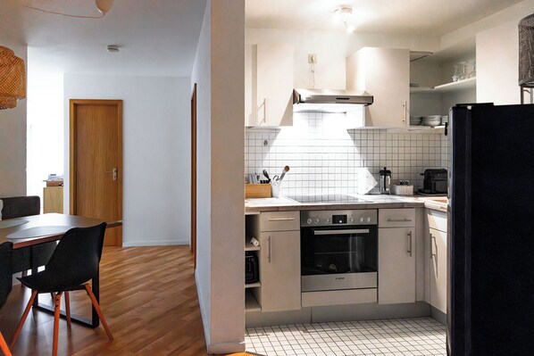 Refrigerador, horno, placa de cocina, lavavajillas