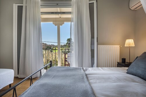 Nomadē - 2BR Bright Maisonette - Garden View - Lixouri, Kefalonia - 4 Guests