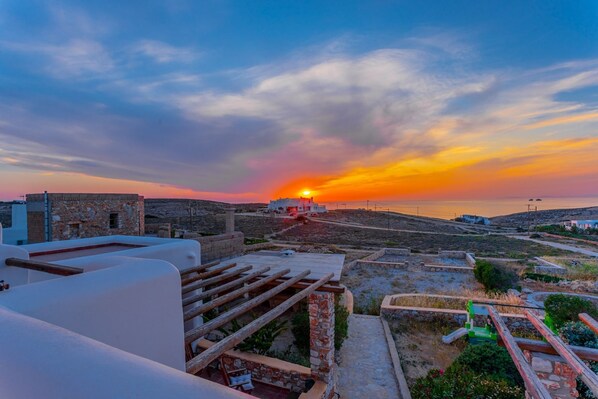 5 bedrooms, desk - Villa Ioanna for 10 - Allparos Villas (Paros)