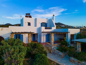 5 bedrooms, desk - Villa Ioanna for 10 - Allparos Villas (Paros)