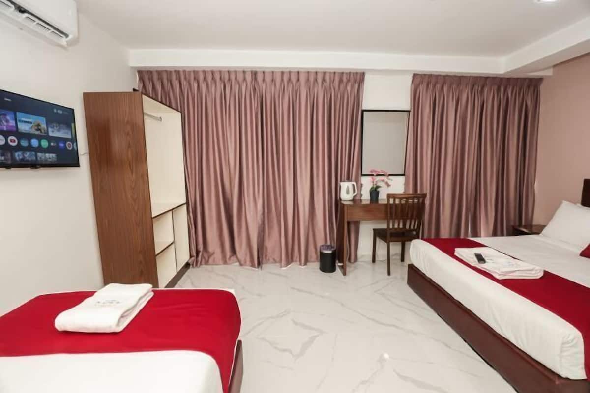 Desk, laptop workspace, iron/ironing board, free WiFi