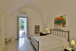 2 slaapkamers, een strijkplank/strijkijzer, wifi, beddengoed